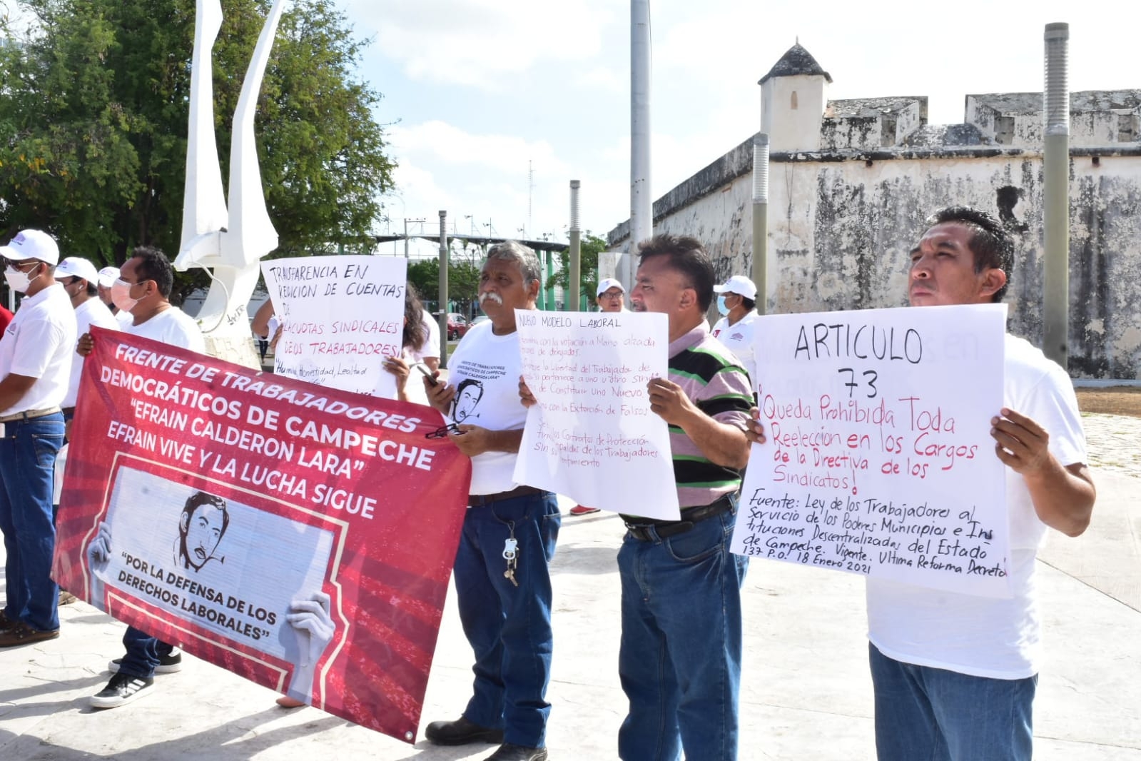 Los sindicatos involucrados son Telefonistas de Campeche, del Nacional Monte de Piedad y el Frente de Trabajadores Democráticos de Campeche Los sindicatos involucrados son Telefonistas de Campeche, del Nacional Monte de Piedad y el Frente de Trabajadores Democráticos de Campeche