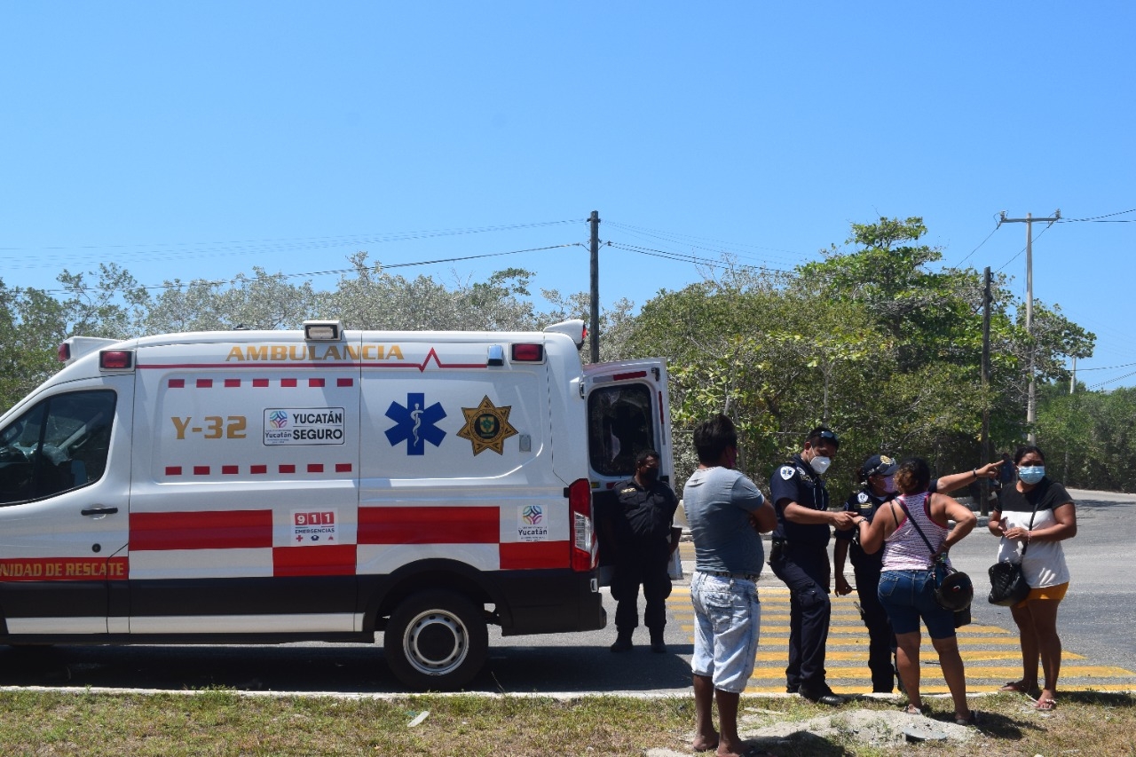 Una ambulancia se llevó a la pareja