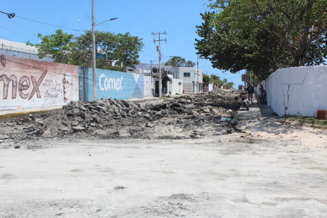La firma del contrato con la constructora se llevó a cabo con Obras Públicas del Ayuntamiento del Carmen