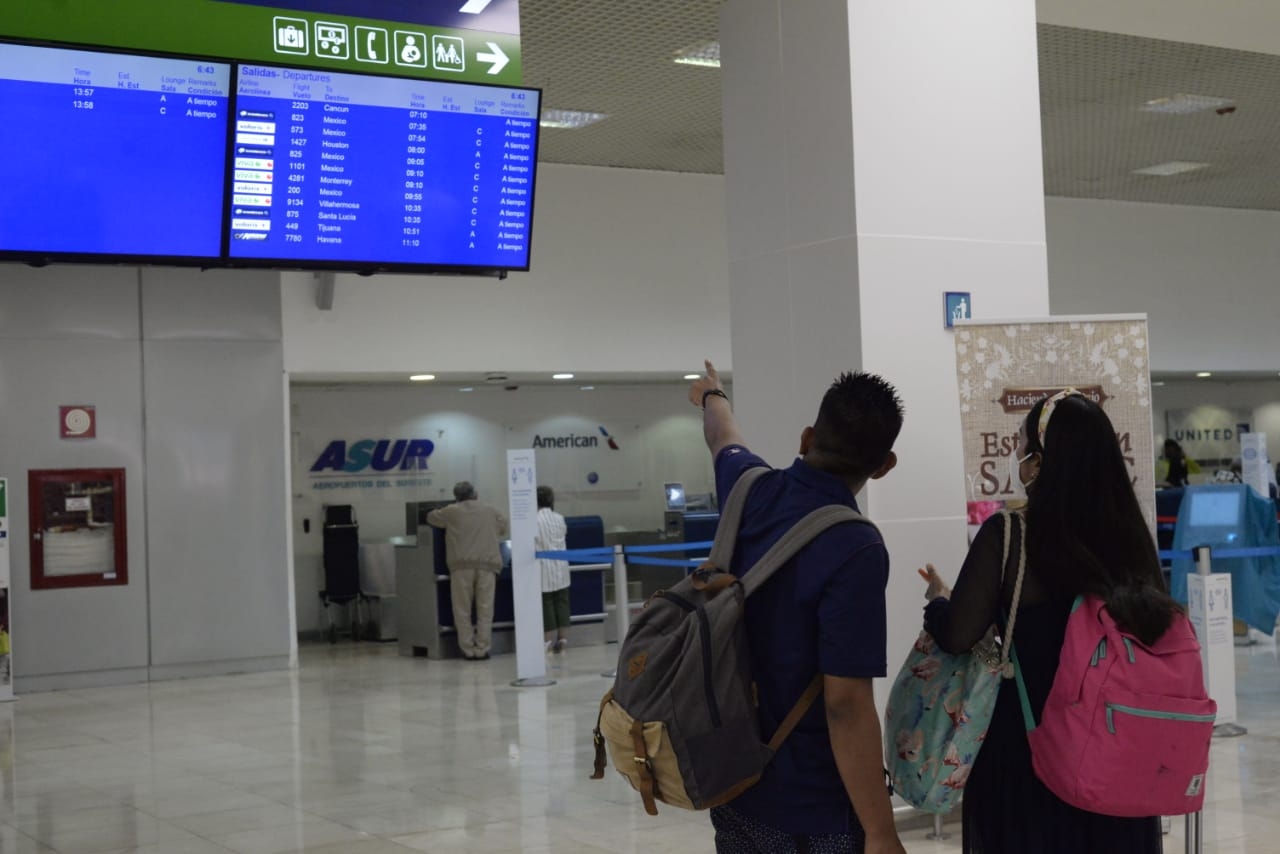 Están por llegar los vuelos 820 y 1100 de Aeroméxico y Viva Aerobus a las 08:10 y 08:15, respectivamente