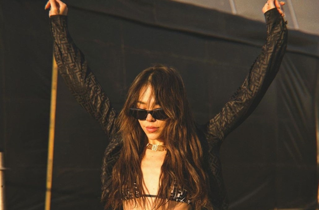 Danna Paola antes de subir al escenario del Tecate Emblema. Foto: Instagram