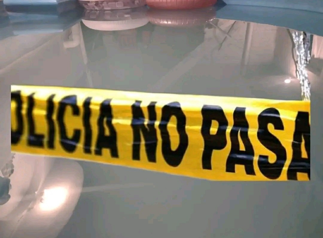 Al parecer el joven se metió a la piscina sin saber nadar y ante la falta de compañía se ahogó Al parecer el joven se metió a la piscina sin saber nadar y ante la falta de compañía se ahogó