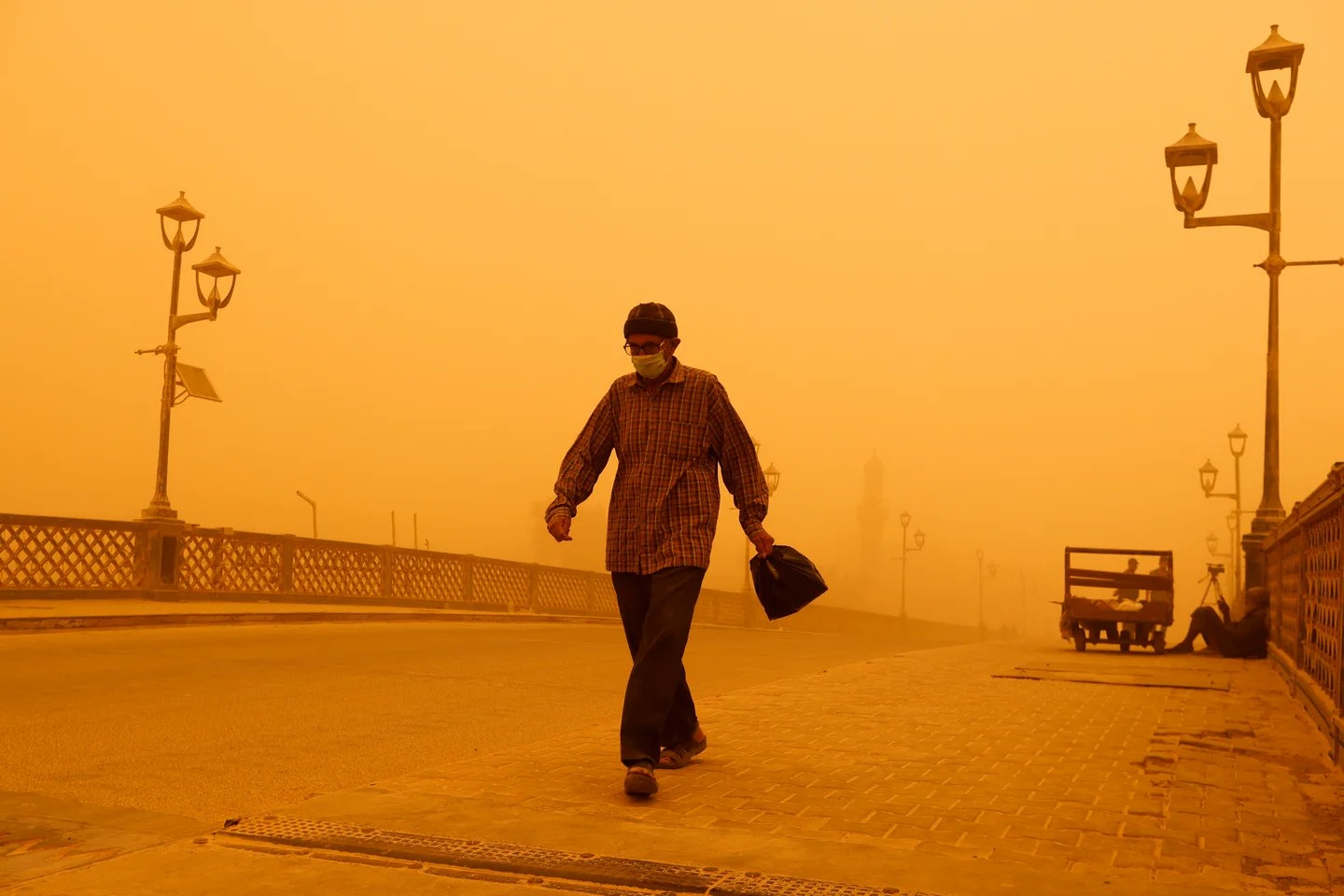 Irak amaneció este lunes bajo una fuerte tormenta de arena Irak amaneció este lunes bajo una fuerte tormenta de arena