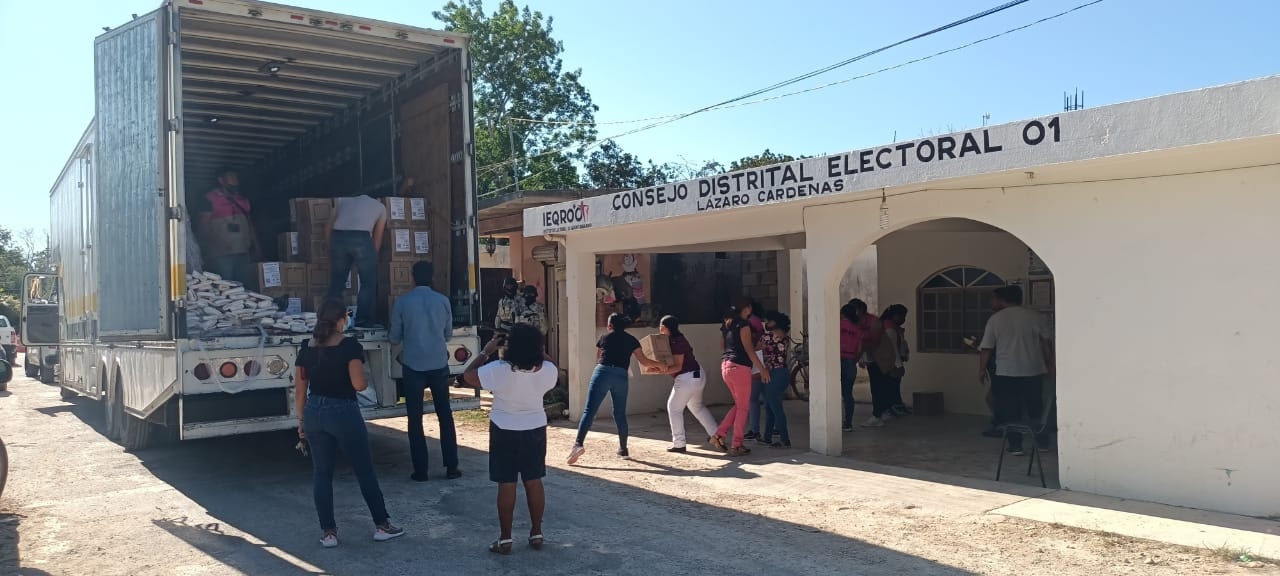 El personal del Ieqroo entregó las papeletas electorales al Consejo Distrital I en Kantunilkín, Quintana Roo El personal del Ieqroo entregó las papeletas electorales al Consejo Distrital I en Kantunilkín, Quintana Roo