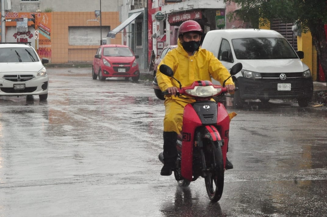 Juan Vázquez Montalvo, Consultor Hidrometeorológico, expuso que de formarse un Ciclón Tropical, sólo alcanzaría ser Depresión Tropical o Tormenta Tropical débil
