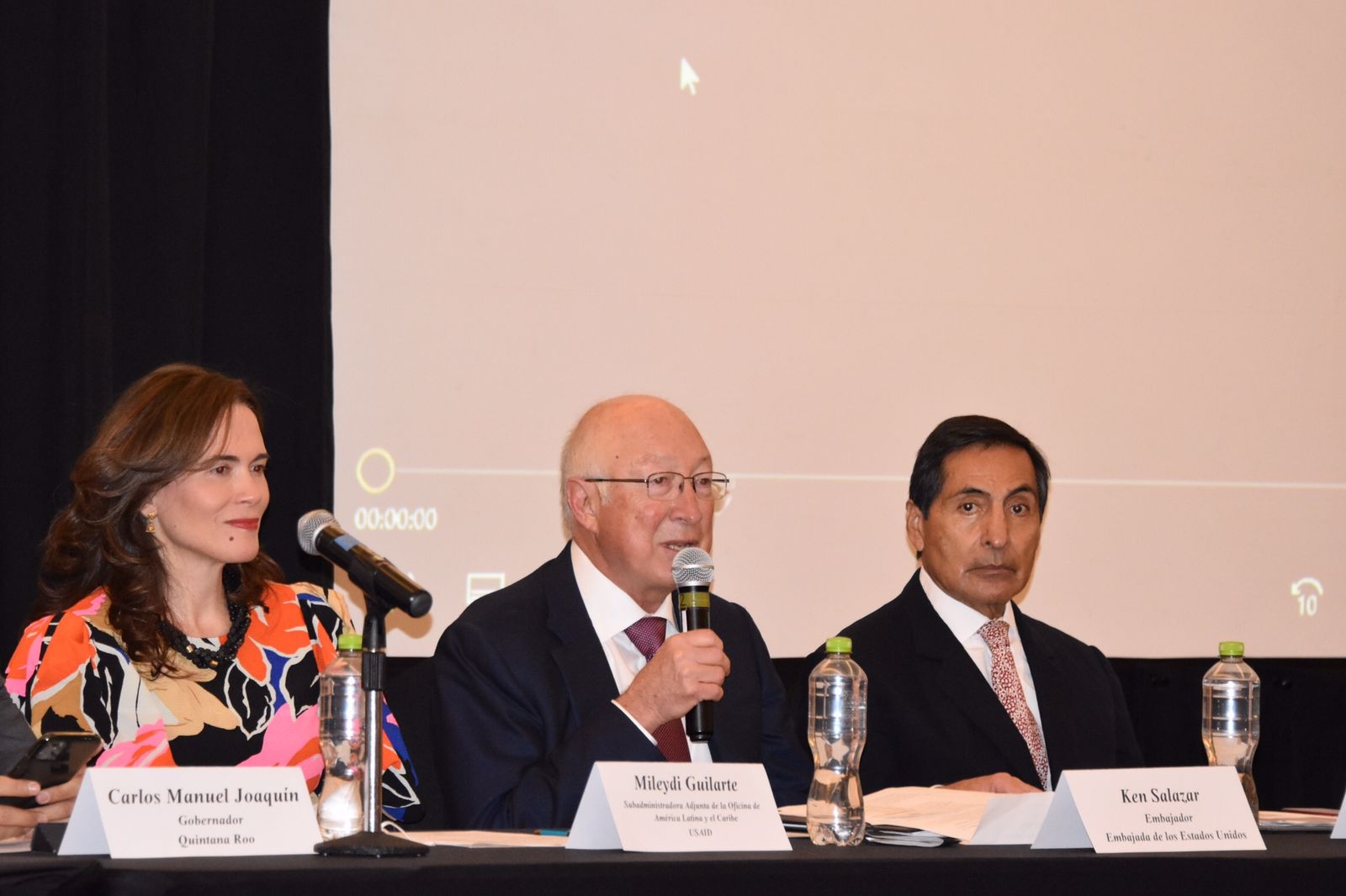 El Embajador de Estados Unidos en México dio a conocer sus planes de inversión en el Sureste El Embajador de Estados Unidos en México dio a conocer sus planes de inversión en el Sureste