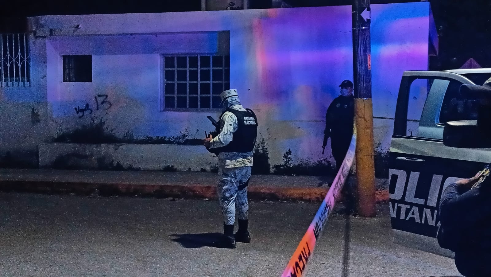 Un hombre que vivía a unos metros fue testigo de la colocación de la manta