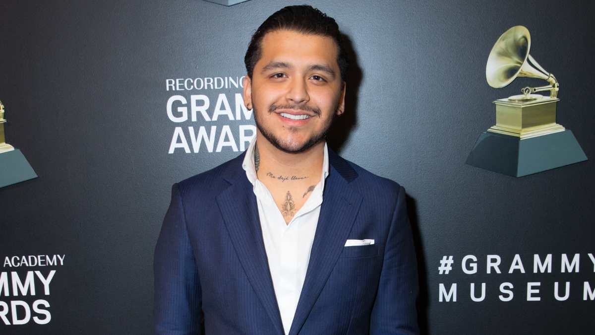 Christian Nodal presume su nueva mansión en Los Ángeles