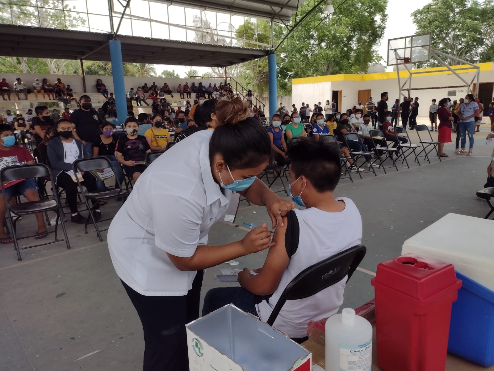 La aplicación de la vacuna contra el coronavirus a adolescentes se realizará en el Domo Doble de la colonia Cecilio Chi en Carrillo Puerto La aplicación de la vacuna contra el coronavirus a adolescentes se realizará en el Domo Doble de la colonia Cecilio Chi en Carrillo Puerto