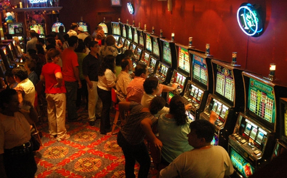 Cerca de 20 mil yucatecos, varios jubilados, son adictos a los centros de juegos y apuestas