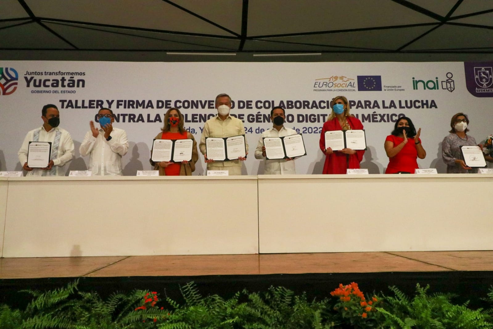 La firma del convenio se llevó a cabo en el Centro de Convenciones Yucatán Siglo XXI
