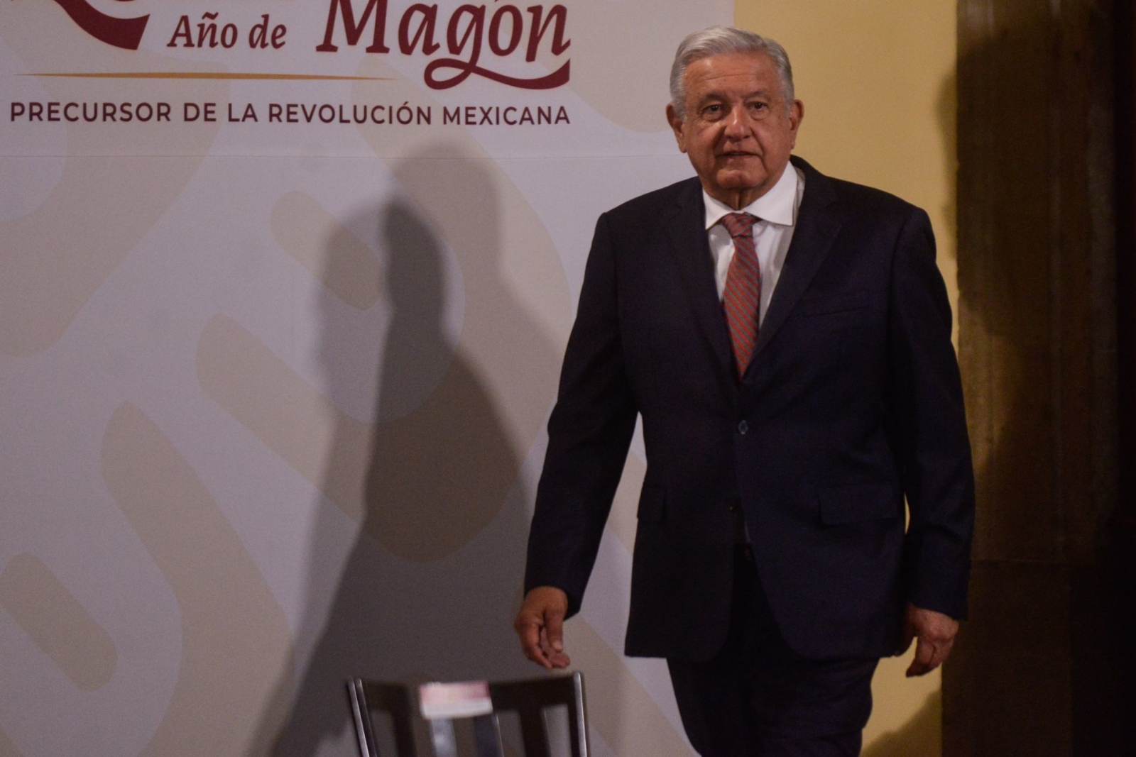 El mandatario explicó que en total se busca rehabilitar y construir alrededor de 2,700 kilómetros de vías férreas en el país