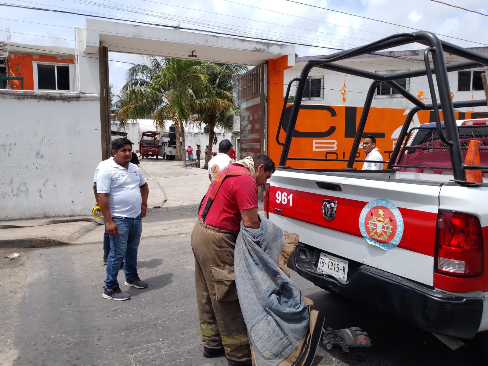 Los bomberos indicaron que el percance fue controlado rápidamente dentro de la vivienda en la delegación Alfredo V. Bonfil en Cancún Los bomberos indicaron que el percance fue controlado rápidamente dentro de la vivienda en la delegación Alfredo V. Bonfil en Cancún
