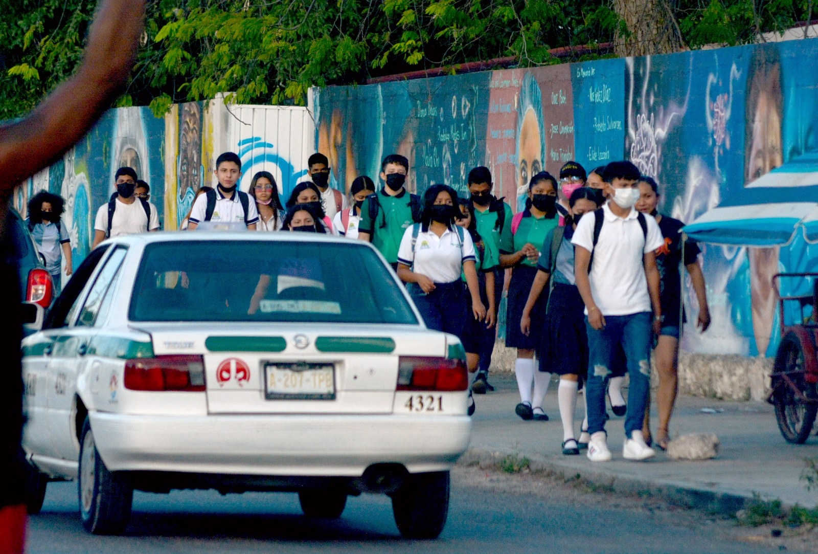 La Secretaría de Educación de Quintana Roo indicó que el empleo del cubrebocas en las escuelas seguirá como requisito para las class presenciales en el Estado