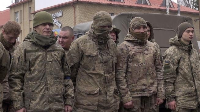 Los soldados ucranianos han reportado una gran cantidad de bajas por los ataques de Rusia, sin embargo, se mantienen firmes