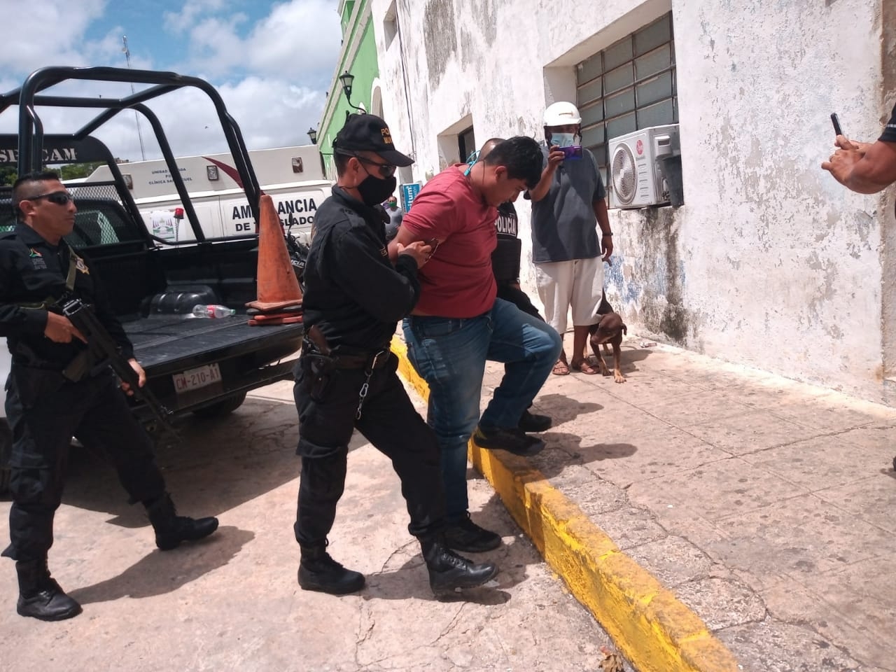 La pareja burló el retén policiaco en la entrada de la ciudad y omitió los señalamientos de los agentes