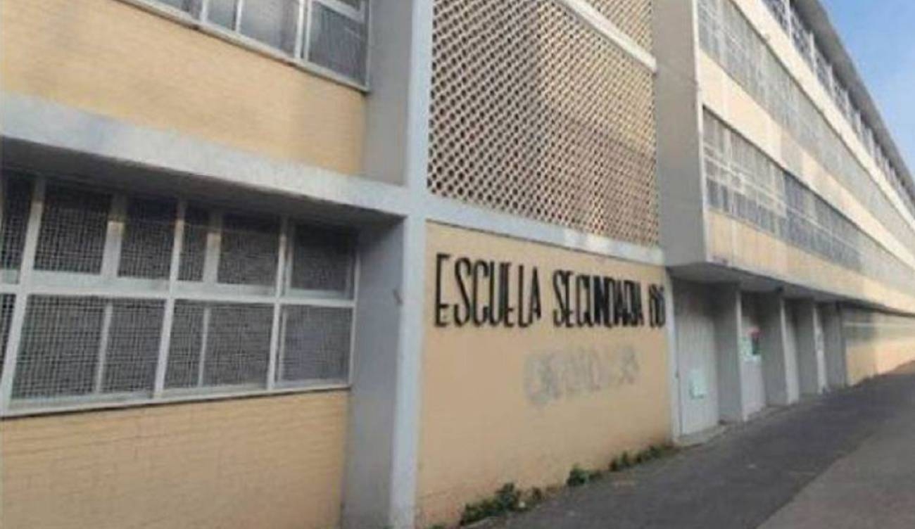 La Secundaria #88 tuvo revisión de mochila por parte de padres de familia y maestros