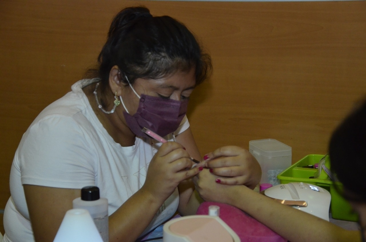 En cuanto a la Población Activa, el municipio es tercer lugar en el país con 64.8%, sólo abajo de Tepic y La Paz, que tienen el 67.1 y 65.8% En cuanto a la Población Activa, el municipio es tercer lugar en el país con 64.8%, sólo abajo de Tepic y La Paz, que tienen el 67.1 y 65.8%