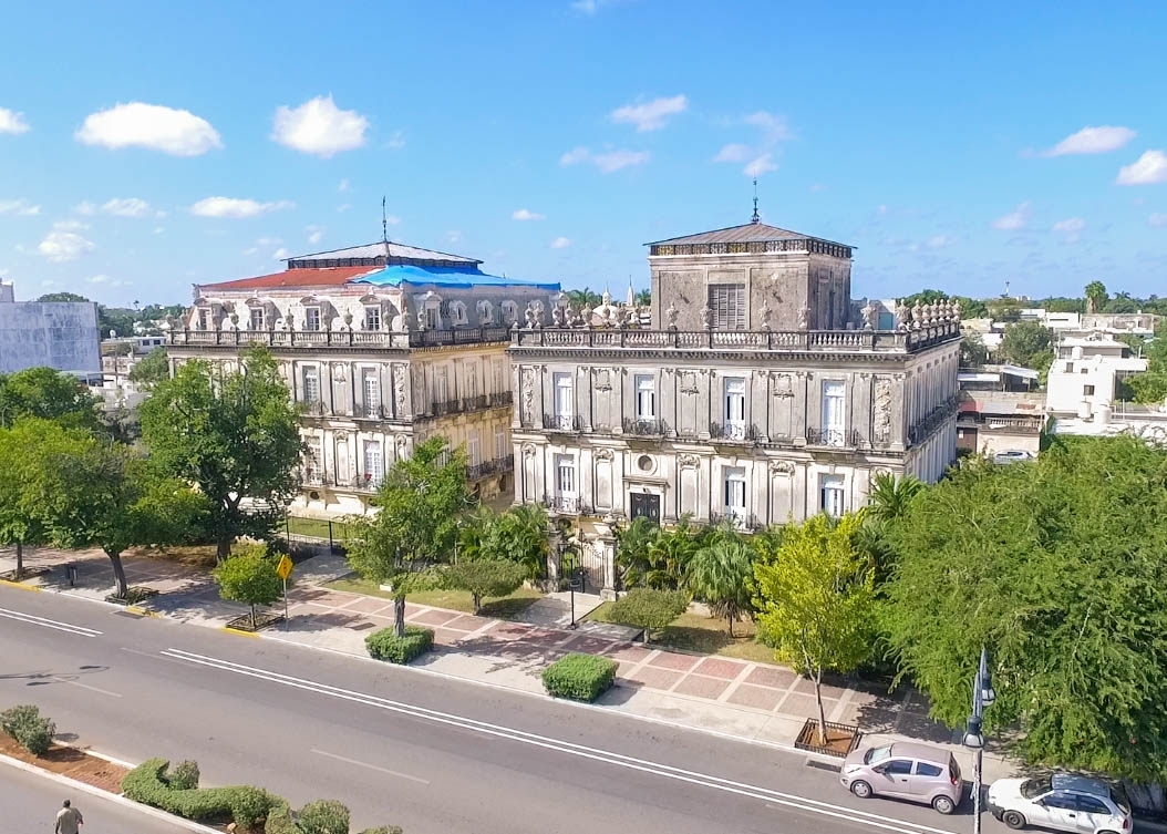 La casa, es estilo francés, fue plasmado por el arquitecto francés Gustave Umbdenstock
