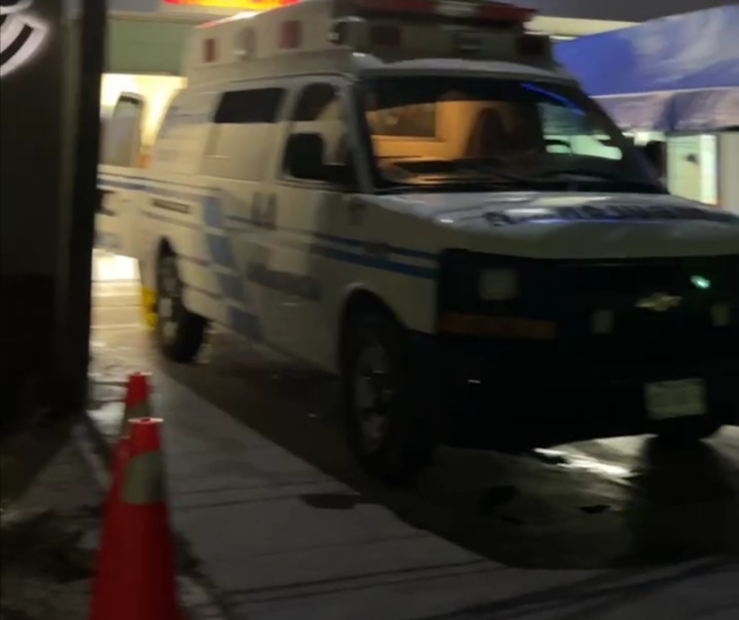 Los tres heridos fueron llevados al hospital Costamed de Tulum, pero el hombre extranjero murió antes de ingresar al nosocomio en la Riviera Maya Los tres heridos fueron llevados al hospital Costamed de Tulum, pero el hombre extranjero murió antes de ingresar al nosocomio en la Riviera Maya