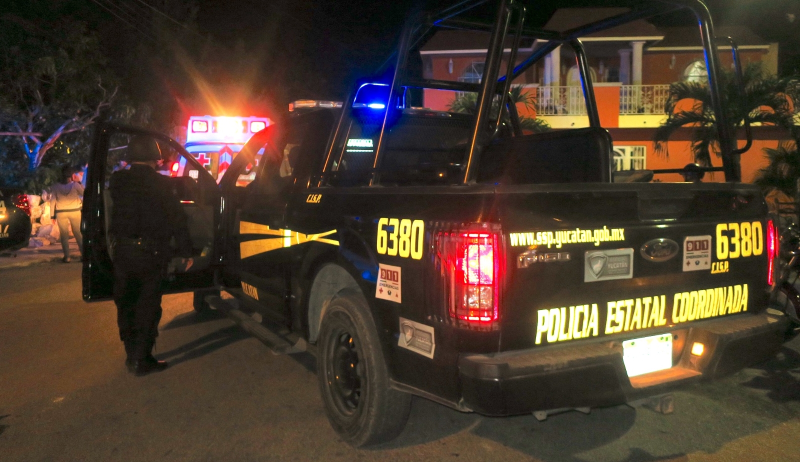 El menor presentó quemaduras en el cuerpo, por lo que fue llevado a un hospital de Mérida El menor presentó quemaduras en el cuerpo, por lo que fue llevado a un hospital de Mérida