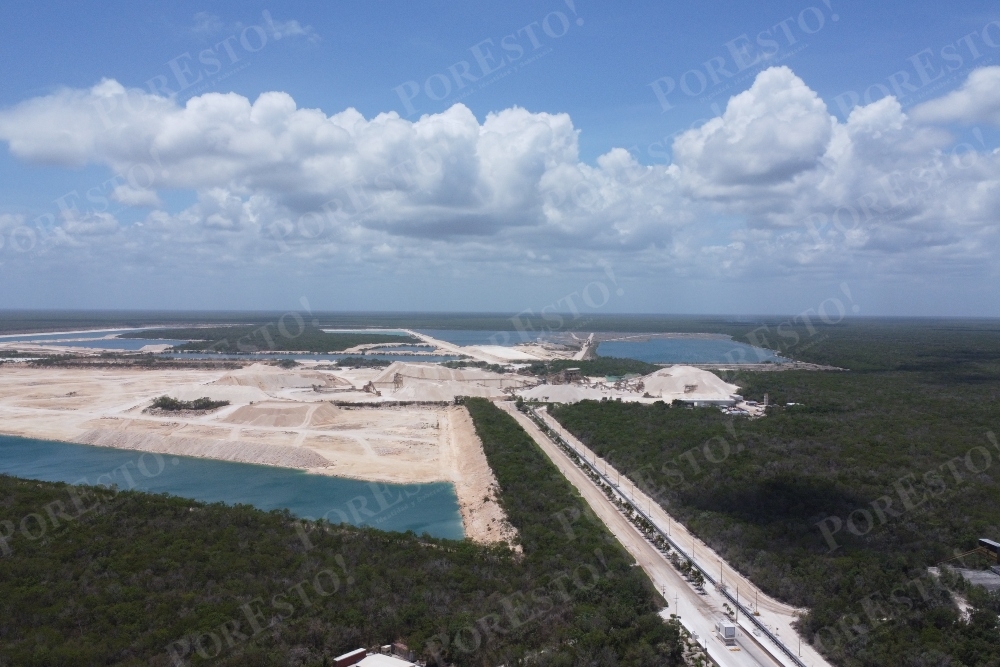 AMLO denunció en días pasados que Calica seguía extrayendo material pétreo en Playa del Carmen, pese a la prohibición que tenía de realizar este tipo de trabajos