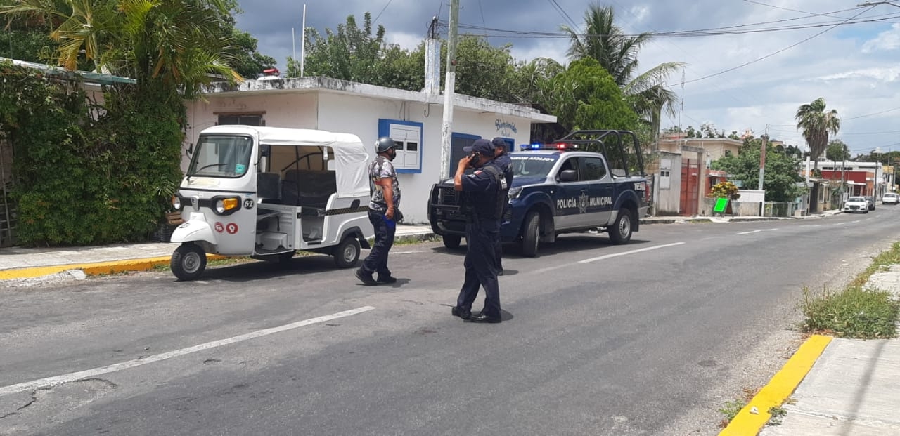 Hace unos días un mototaxista, que antes fungía como policía, fue descubierto con una bolsita de droga Hace unos días un mototaxista, que antes fungía como policía, fue descubierto con una bolsita de droga