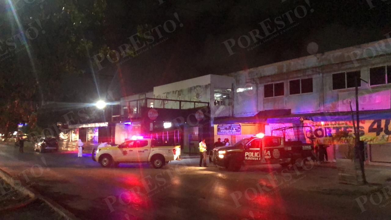 Los policías acordonaron la zona del hecho para las investigaciones correspondientes