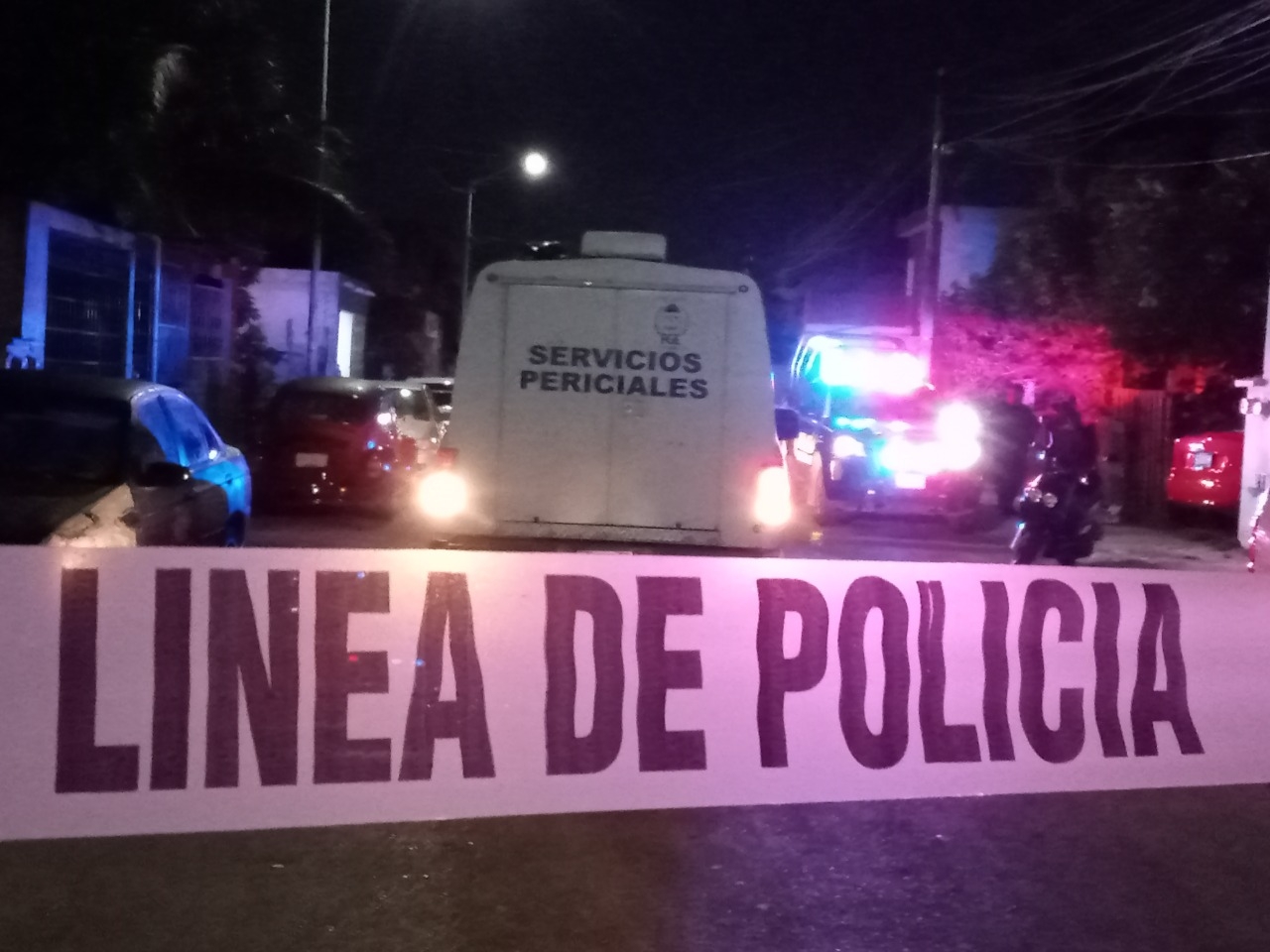 Los occisos, aún desconocidos, tenían alrededor de 25 y 30 años de edad, según agentes.