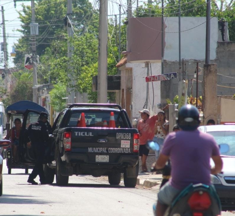 Mujer entra al cuarto de su hijo y lo encuentra suspendido de un hamaquero en Ticul