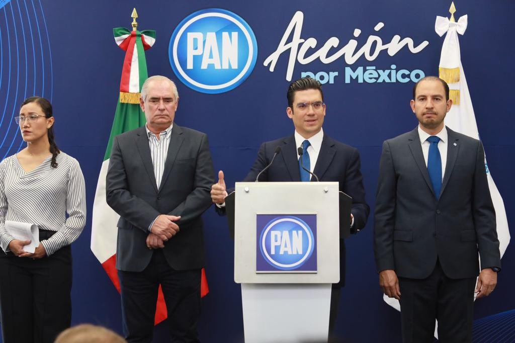 Los representantes panistas en el legislativo y su presidente nacional, Marko Cortés, presentaron su contrarreforma Electoral. Foto: @JorgeRoHe Los representantes panistas en el legislativo y su presidente nacional, Marko Cortés, presentaron su contrarreforma Electoral. Foto: @JorgeRoHe