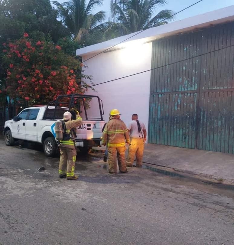Lanzan bomba molotov contra un vehículo de la FGE Q.Roo en Chetumal