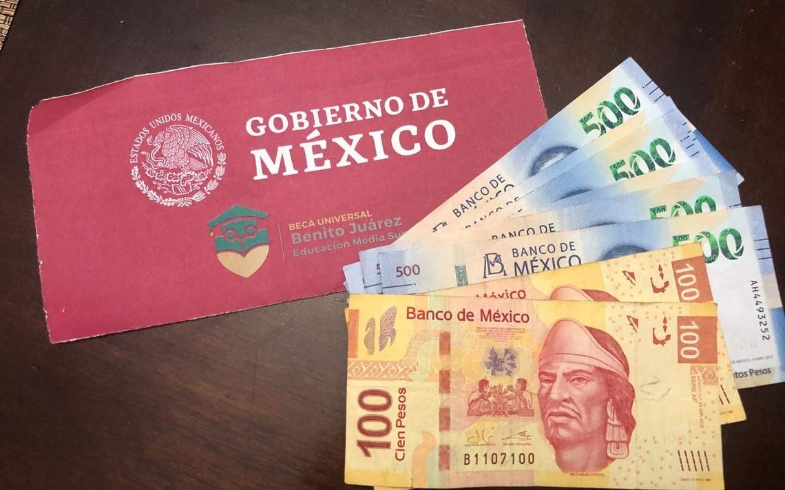 Con la Beca Universal de Educación Media Superior, más de 4.1 millones de estudiantes reciben un apoyo para continuar su formación académica