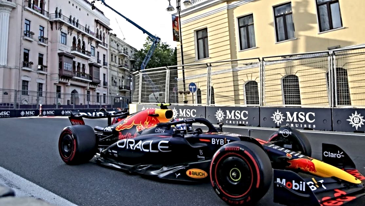 "Checo" Pérez en el 2021 se coronó en el Gran Premio de Azerbaiyán, así que buscará refrendar su corona. Foto: Especial "Checo" Pérez en el 2021 se coronó en el Gran Premio de Azerbaiyán, así que buscará refrendar su corona. Foto: Especial
