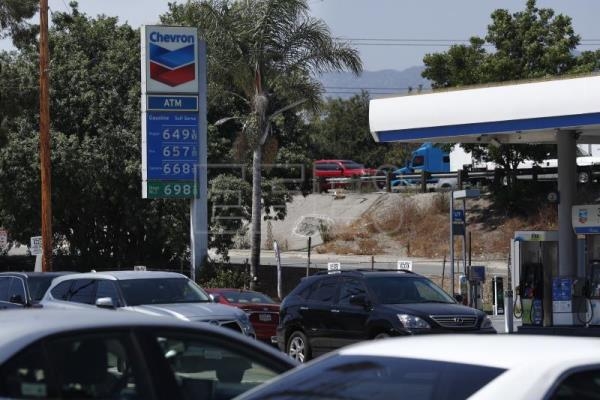 Estados Unidos vive la inflación económica más alta en los últimos 40 años, lo que provocó que la gasolina subiera de precio Estados Unidos vive la inflación económica más alta en los últimos 40 años, lo que provocó que la gasolina subiera de precio