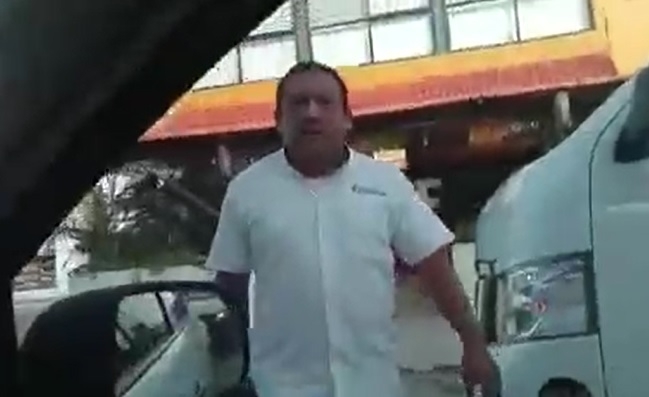 El conductor se paró en plena avenida para amenazar a un compañero de oficio