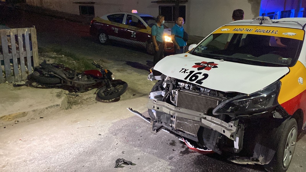 Un taxi embistió a una motocicleta en San Francisco Campeche
Un taxi embistió a una motocicleta en San Francisco Campeche