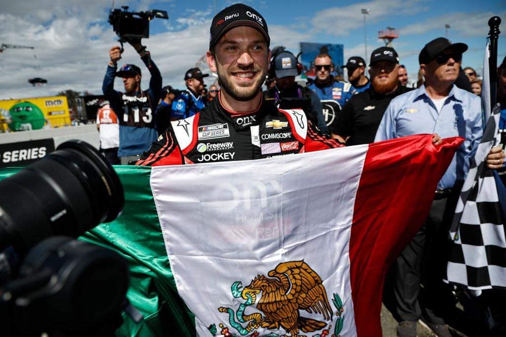 Daniel Suárez se convirtió en el primer mexicano en ganar una carrera NASCAR