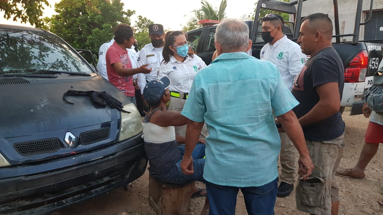 Paramédicos atendieron al hombre, quien no se encontraba en peligro