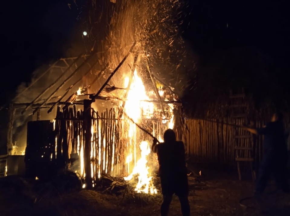 La casa fue consumida en su totalidad por el fuego