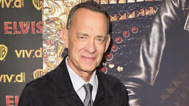 Tom Hanks se notó muy molesto con sus fans que hicieron tropezar a sus padres. Foto: Especial Tom Hanks se notó muy molesto con sus fans que hicieron tropezar a sus padres. Foto: Especial