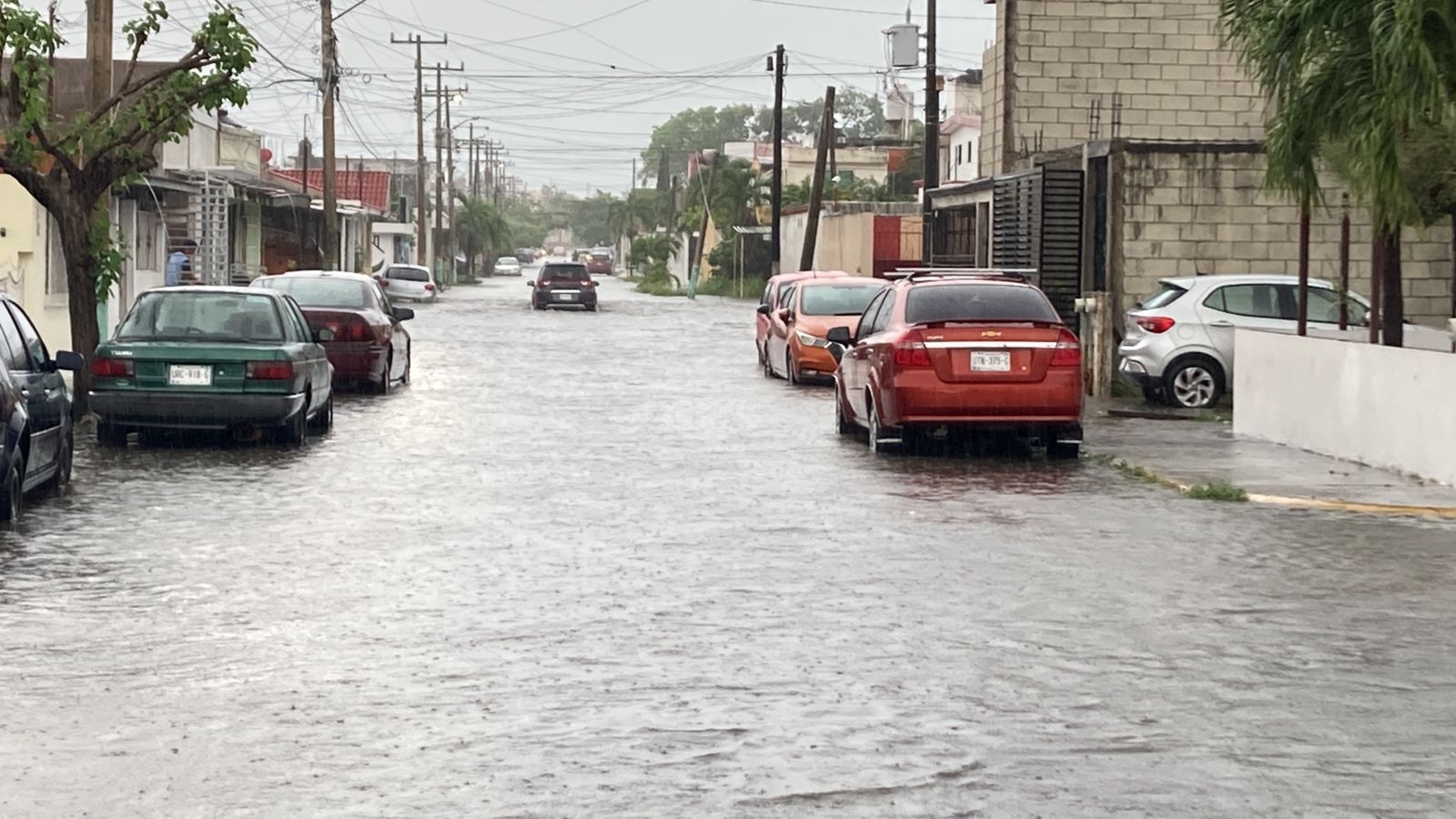 Los encharcamientos afectaron la circulación en varias avenidas de Chetumal, como la Constituyentes y Maxuxac Los encharcamientos afectaron la circulación en varias avenidas de Chetumal, como la Constituyentes y Maxuxac