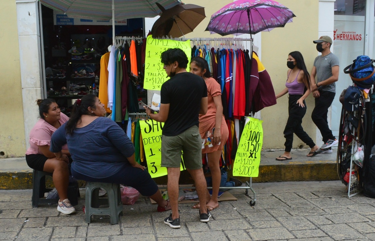 Algunos propietarios y encargados de comercios dicen que se venden cinturones o correas, carteras, zapatos, carteras y ropa Algunos propietarios y encargados de comercios dicen que se venden cinturones o correas, carteras, zapatos, carteras y ropa
