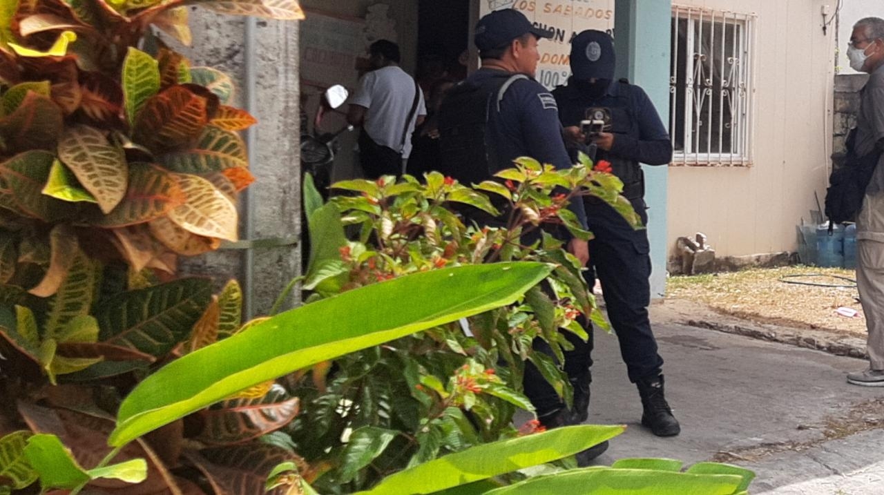 Policías recomendaron a la víctima del asalto armado en Cozumel, acudir a la Fiscalía de Quintana Roo para levantar su denuncia Policías recomendaron a la víctima del asalto armado en Cozumel, acudir a la Fiscalía de Quintana Roo para levantar su denuncia