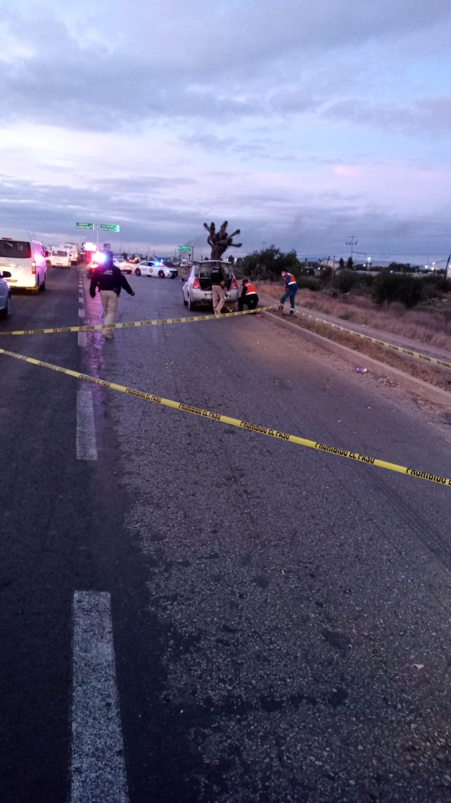 La Secretaría de Seguridad Pública de San Luis Potosí ayudaron a varios automovilistas afectados por ponchallantas tirados en la carretera