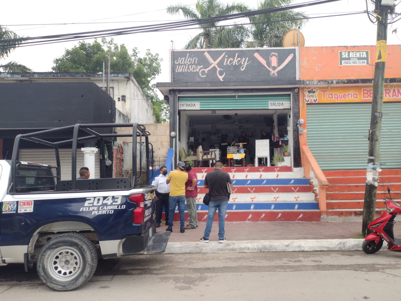 Al lugar llegaron elementos de la policía municipal para atender el reporte