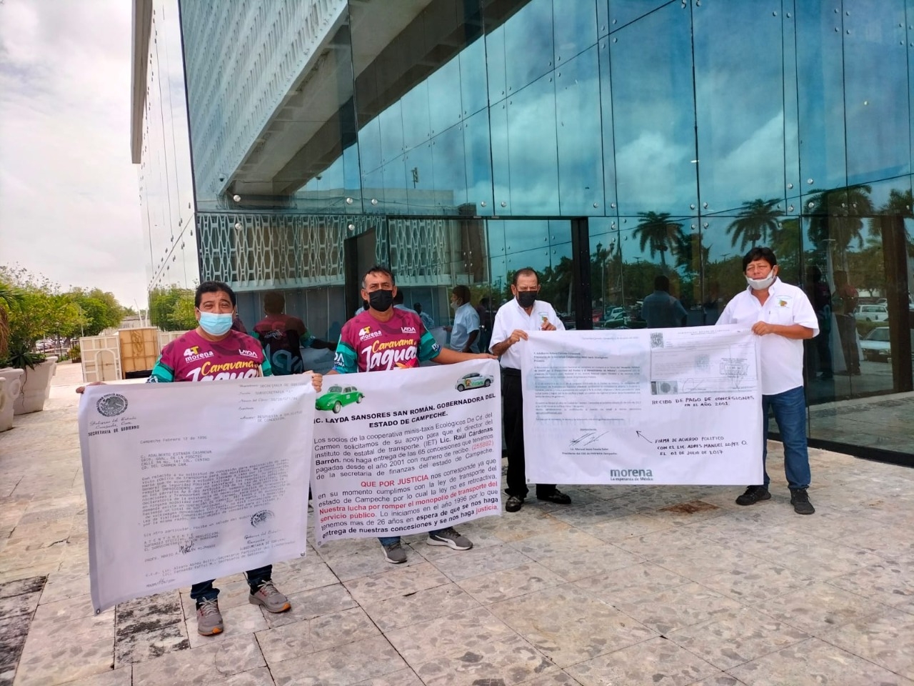 Cooperativa de Minitaxis piden conceciones a Layda Sansores. Foto: Alan Gómez