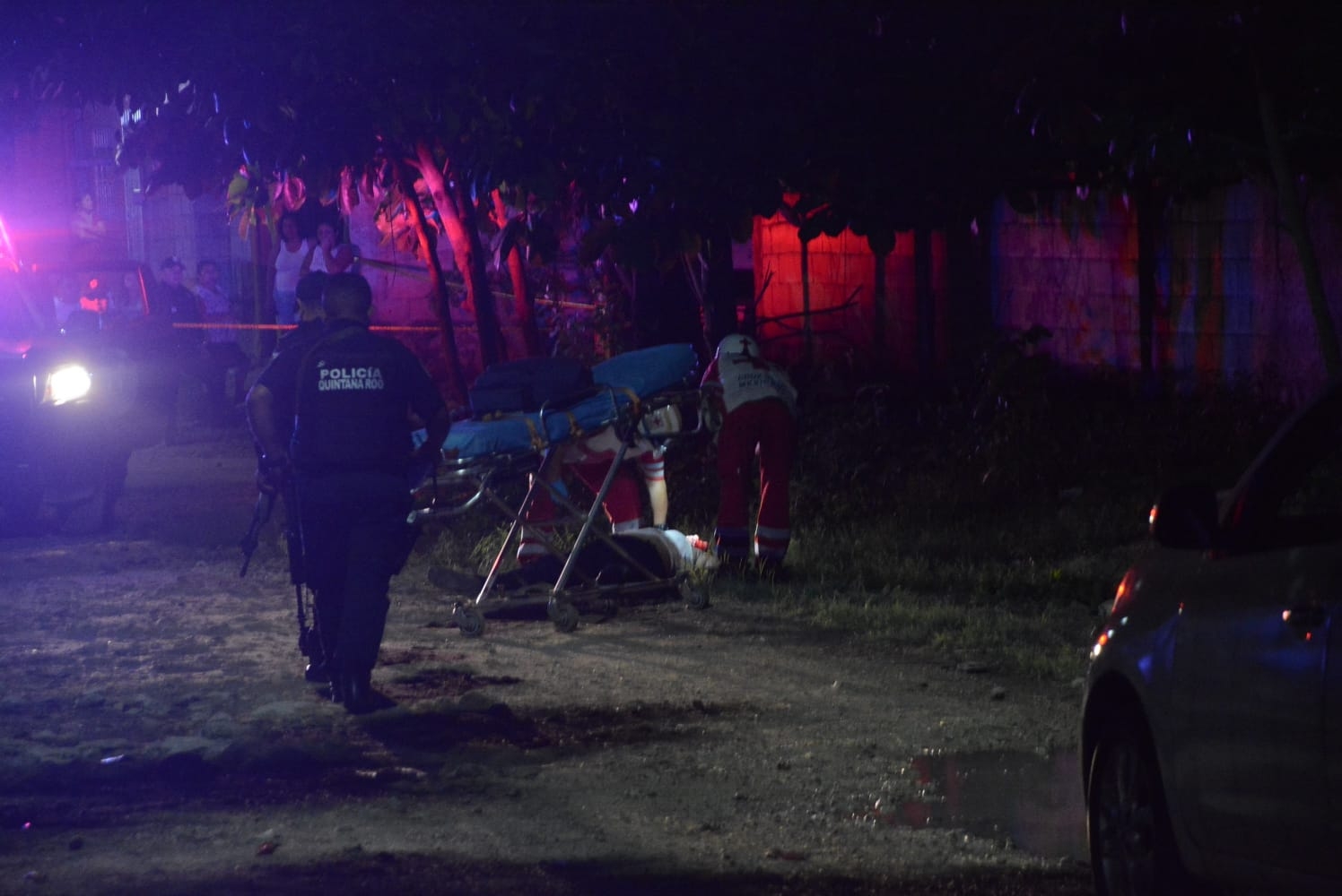 La mujer murió casi de manera instantanea en el lugar donde le dispararon. Foto: Por Esto!