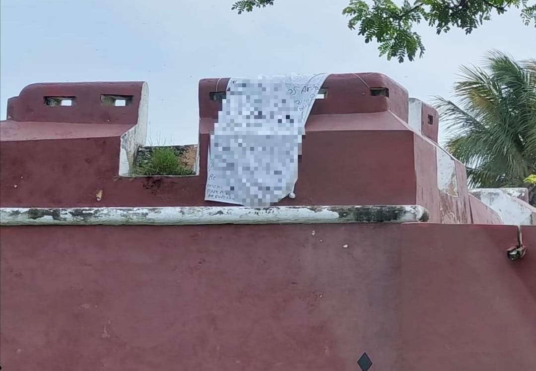 La publicación fue colocada en un lugar céntrico, en este caso el baluarte del boulevard de Champotón