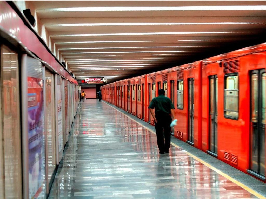 Una mujer terminó con la mano atorada en un vagón de la Línea B del Metro de la CDMX